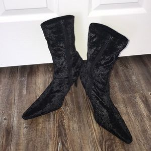 Black velour stiletto boots!